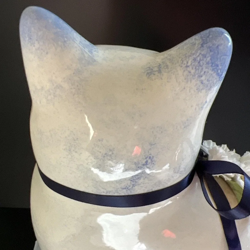 Vintage Ceramic Blue Ribbon White Cat Blue Eyes Sitting 9 1/2